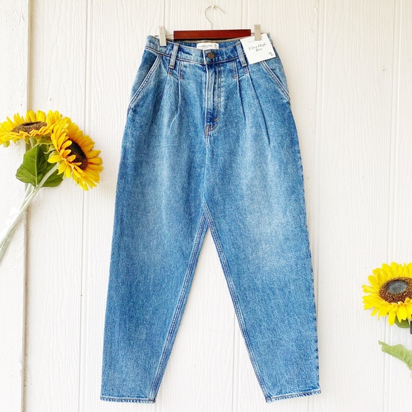 Abercrombie & Fitch Denim - Abercrombie & Fitch 80s Mom Jeans